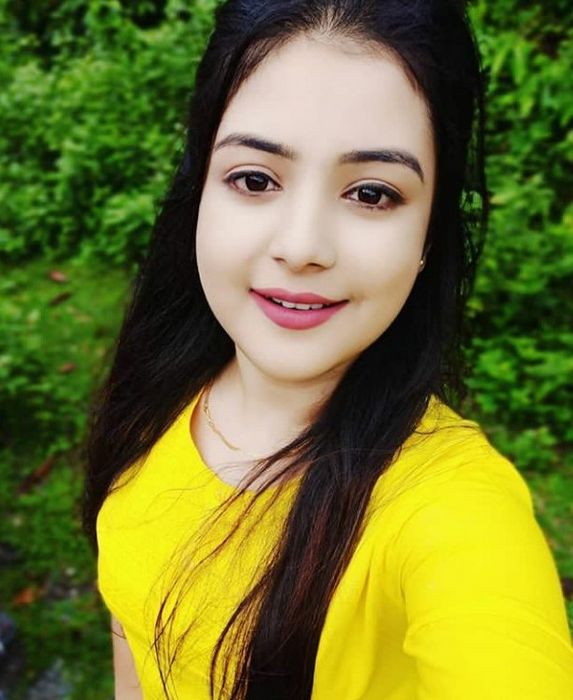 Девушка по вызову возле метро: искусство общения без внутренних требований Девушка по вызову возле метро: искусство общения без внутренних требований